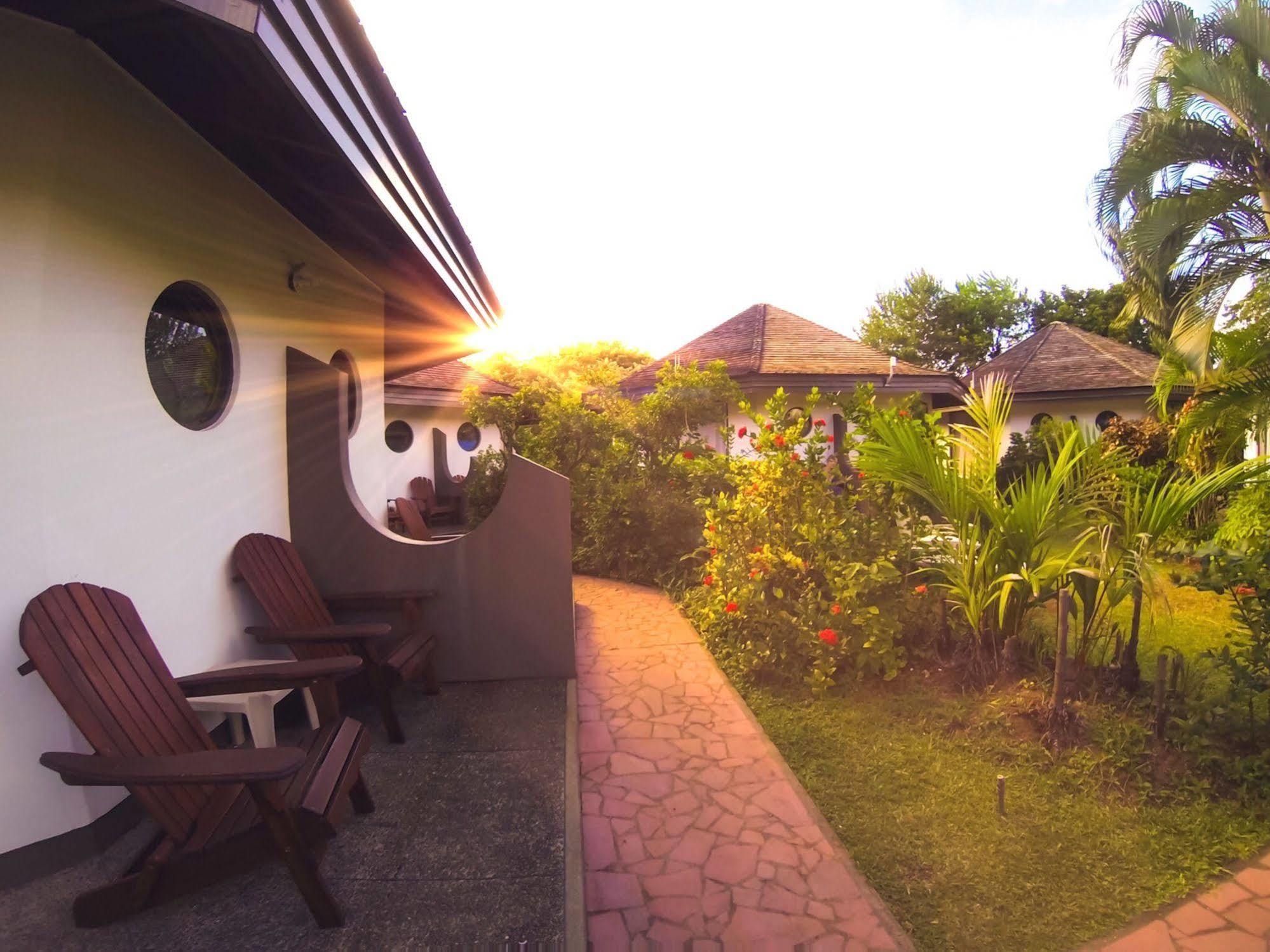 Kariwak Village Holistic Haven Crown Point Luaran gambar